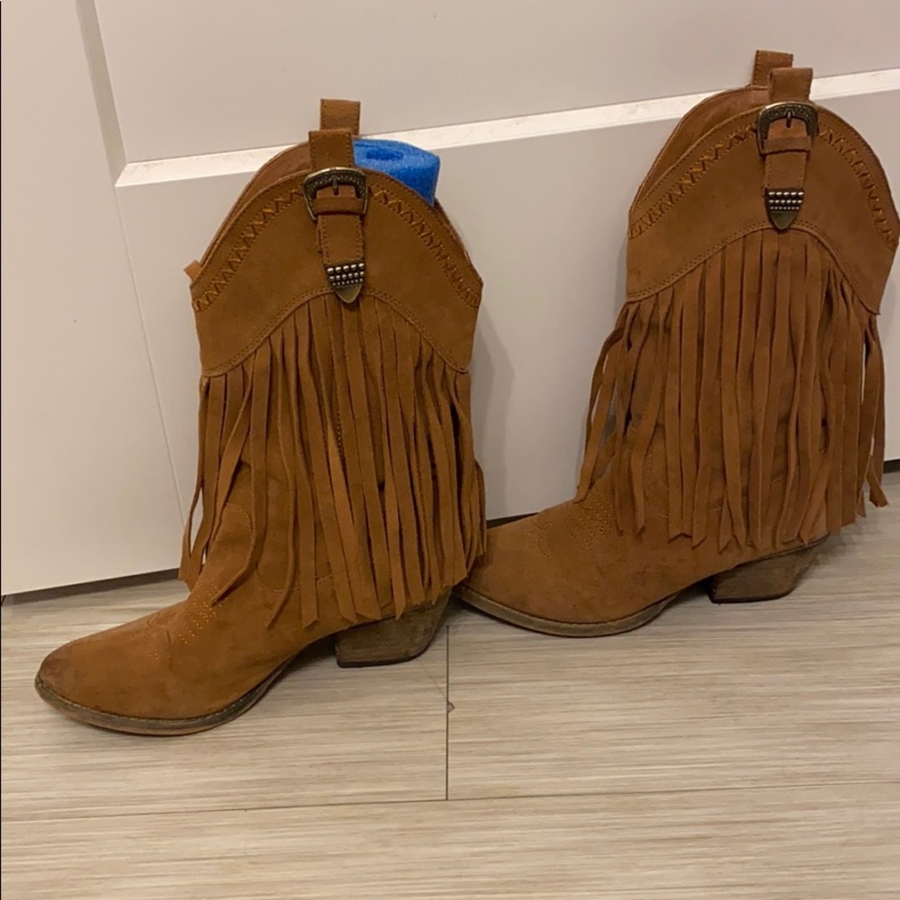 Fringe cowgirl boots